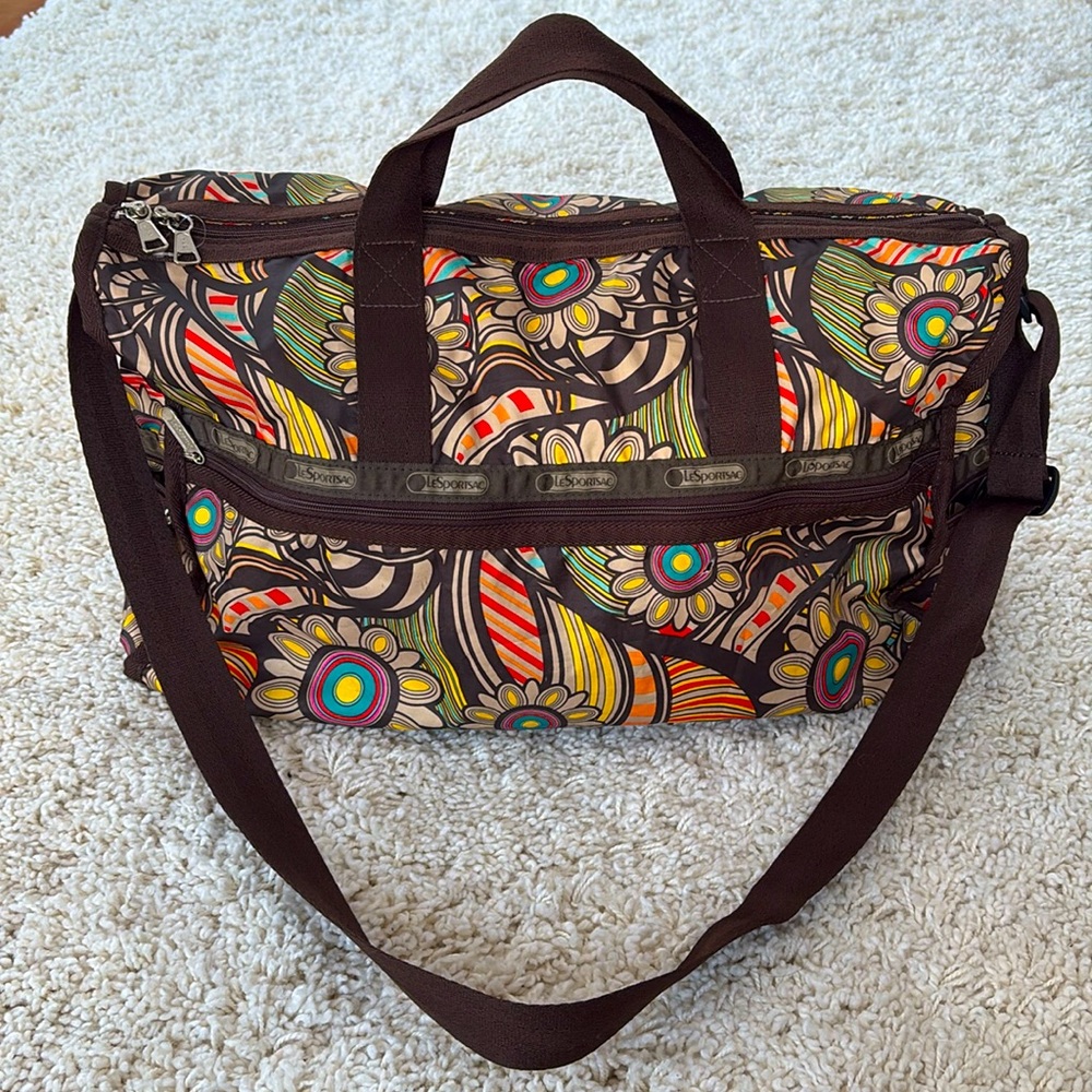 LeSportsac Deluxe Large Weekender Bag. Fun pattern.Brown,beige,yellow,red